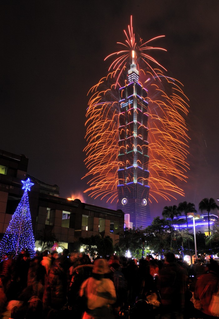 taiwan new year 2015 show taipei 101 to ring in 2016 with longer fireworks display taiwan new year 2015 show taipei 101 to ring in 2016 with longer fireworks display
